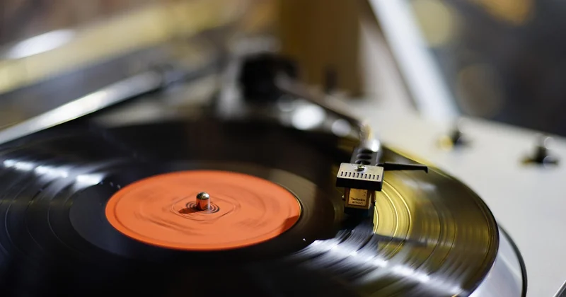 Klick-Vinyl verlegen: welche Richtung ist die richtige?