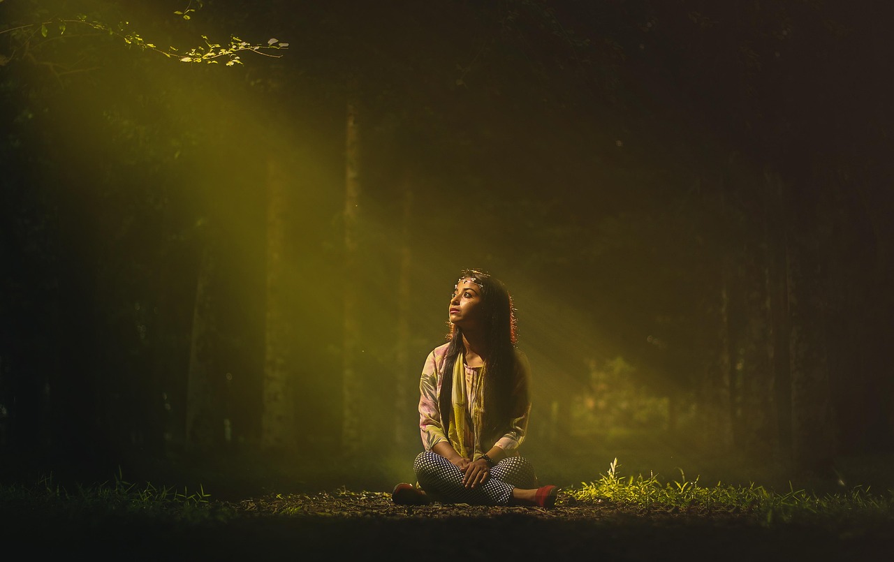 achtsamkeit hilft, den gegenwärtigen moment bewusster zu erleben, stress abzubauen und das wohlbefinden zu steigern. entdecken sie tipps und techniken für mehr innere ruhe und balance im alltag.